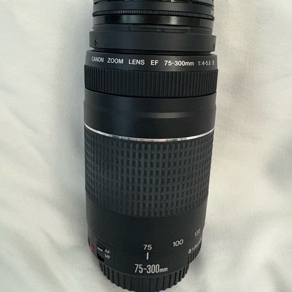 Canon EF 75-300mm Black Lens 58mm - Picture 1 of 6